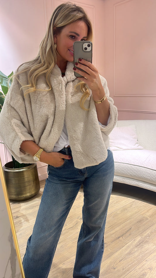 Faux Fur Cape Mila Creme