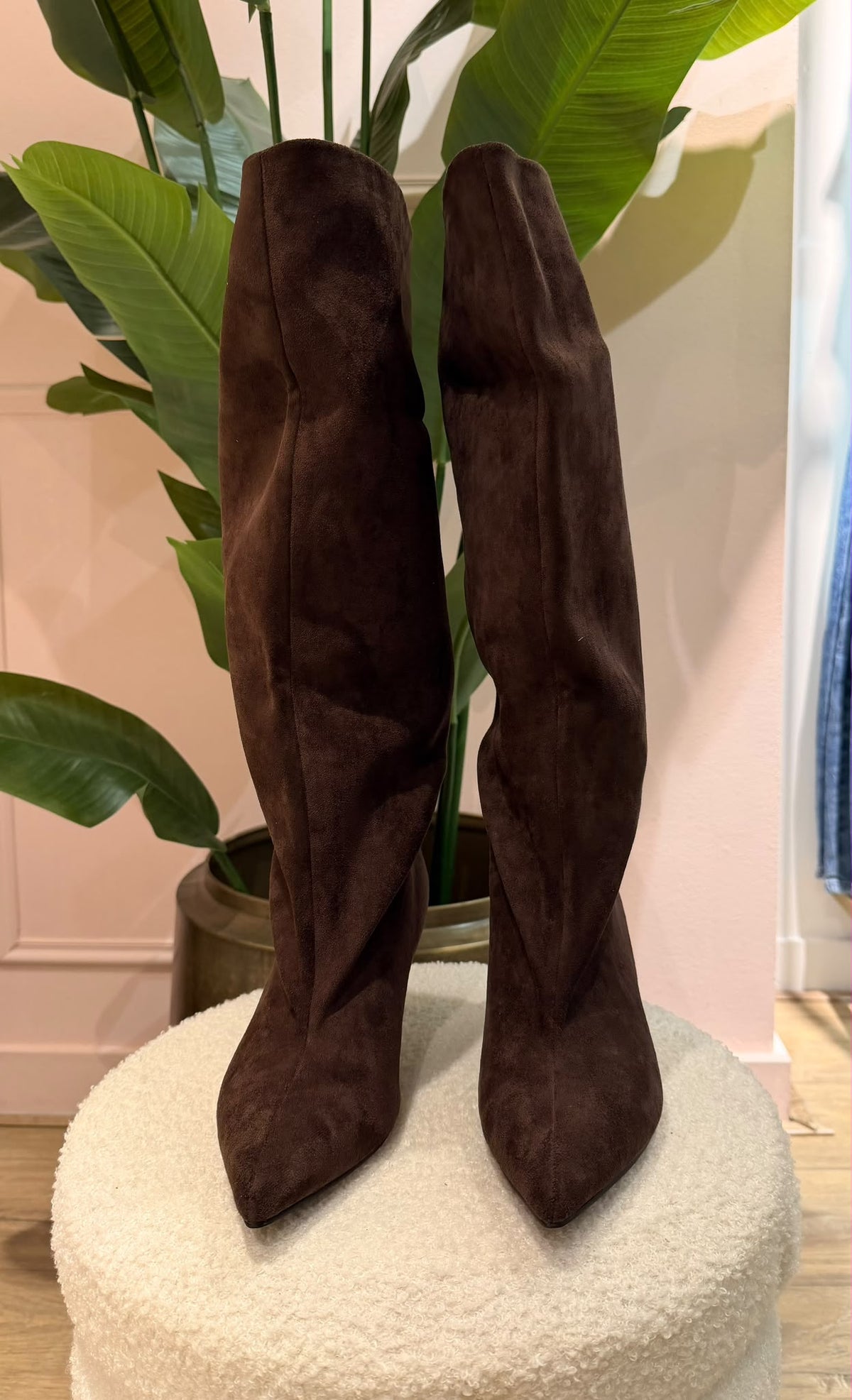Chloe Laars - chocolate brown 🤎