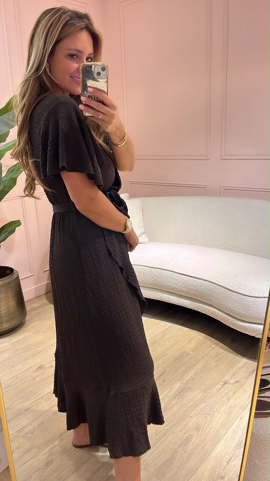 Azzuro Crinkle Maxi Jurk - bruin